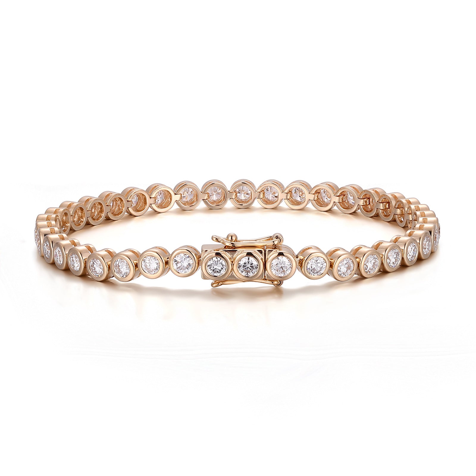 Riviera Diamond Tennis Bracelet | 14K Solid Gold - Detail View 4 | Pebble and Glow D VVS1 Lab Grown Diamond