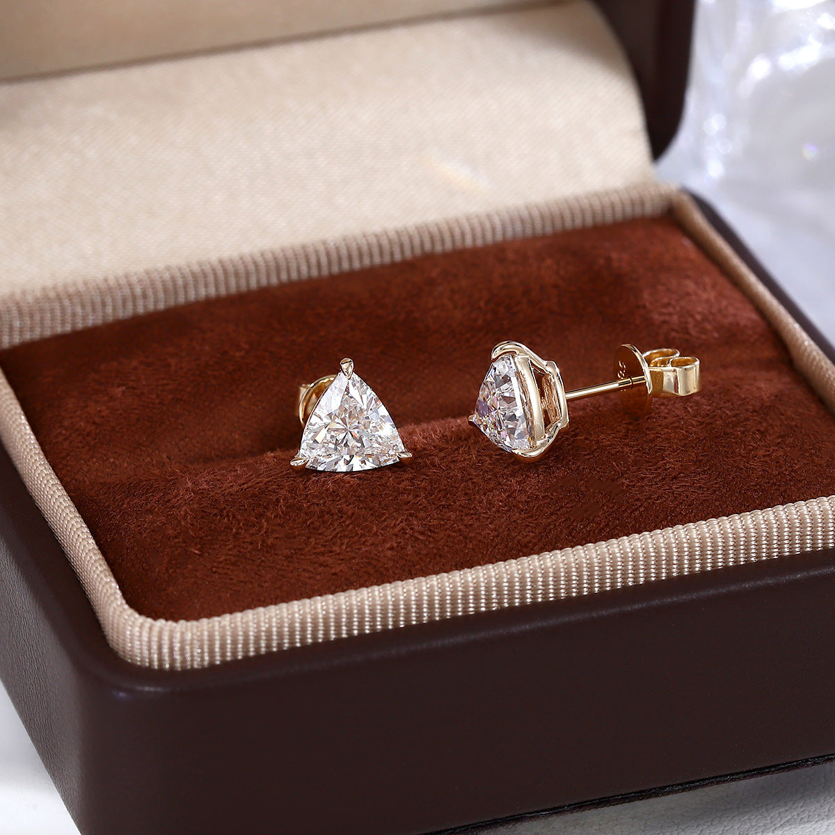 Geometric Diamond Stud Earrings | 14K Solid Gold - Detail View 1 | Pebble and Glow D VVS1 Lab Grown Diamond