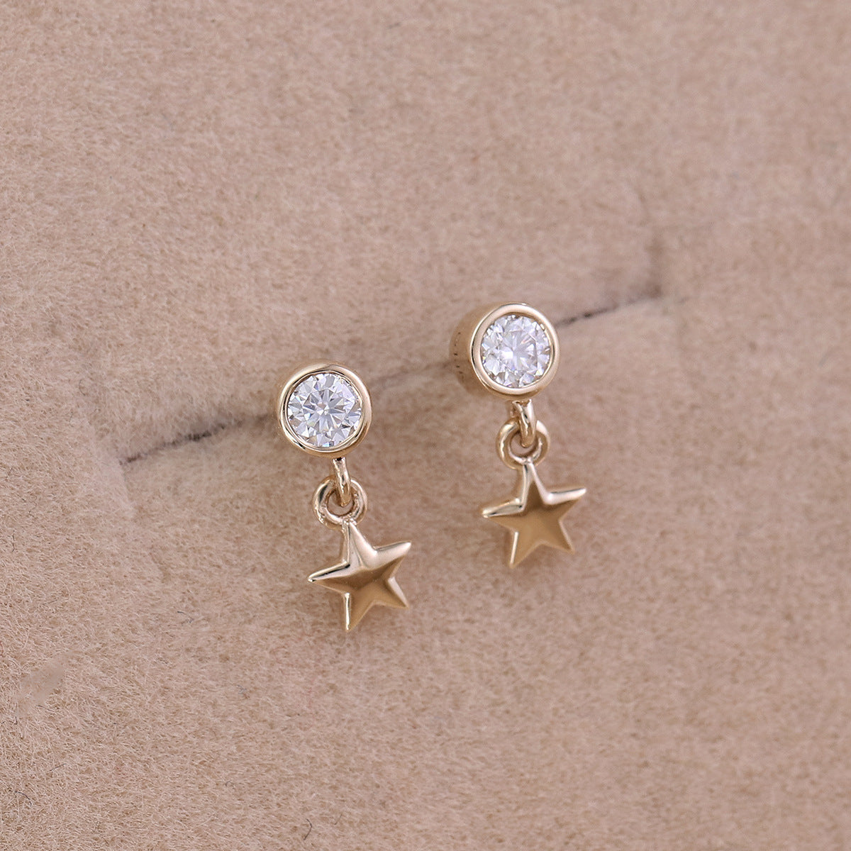 Celestial Star Diamond Stud Earrings | 18K Solid Gold - Detail View 1 | Pebble and Glow D VVS1 Lab Grown Diamond