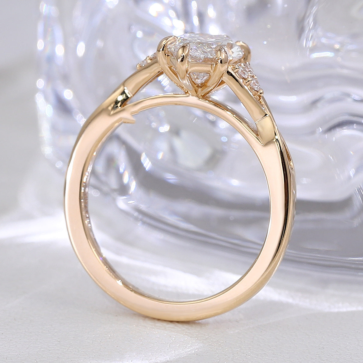 Luna Solitaire Diamond Ring | 18K Solid Gold - Detail View 2 | Pebble and Glow D VVS1 Lab Grown Diamond